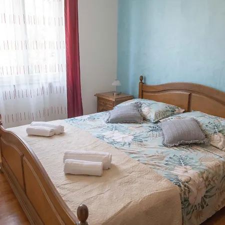 Kata Apartman *
